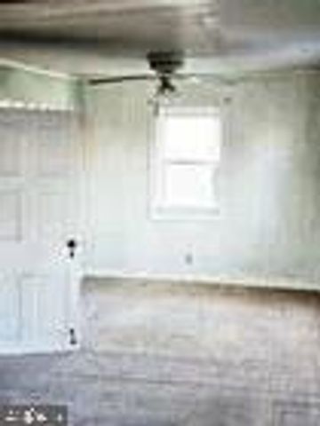 8 E MARKET ST, Myerstown, PA 17067