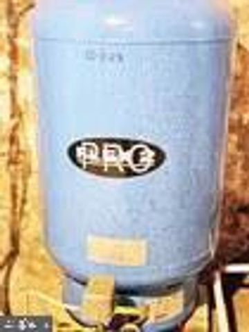 8 E MARKET ST, Myerstown, PA 17067