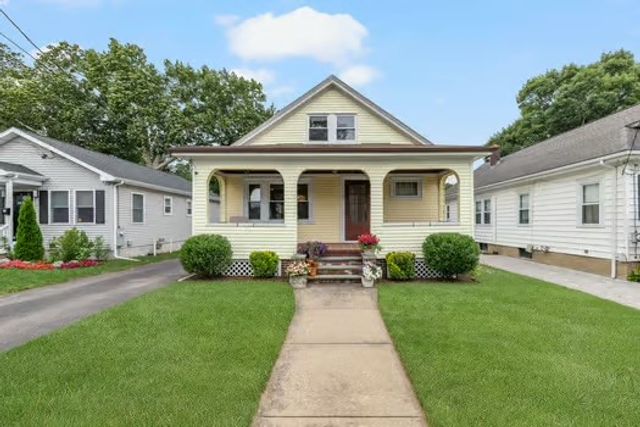 76 Myrtle Avenue, Cranston, RI 02910