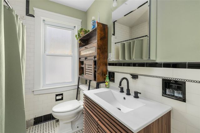 76 Myrtle Avenue, Cranston, RI 02910