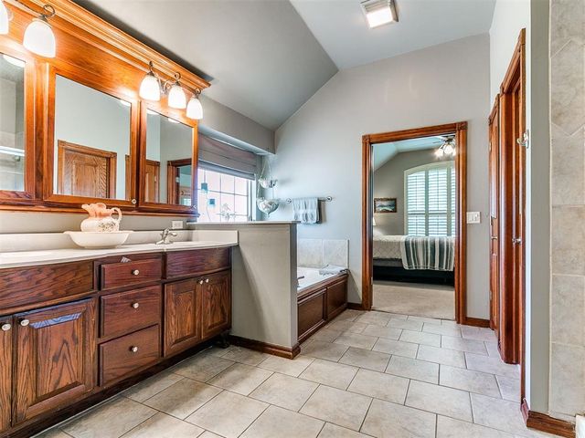 1921 Hallbrooke Drive, Norman, OK 73071