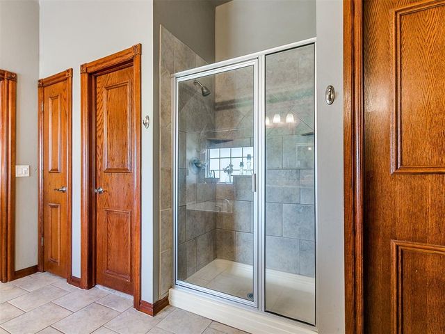 1921 Hallbrooke Drive, Norman, OK 73071
