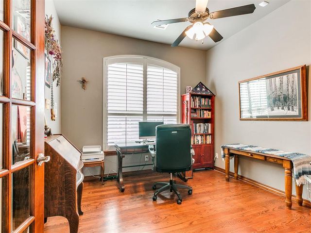 1921 Hallbrooke Drive, Norman, OK 73071