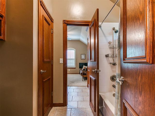 1921 Hallbrooke Drive, Norman, OK 73071