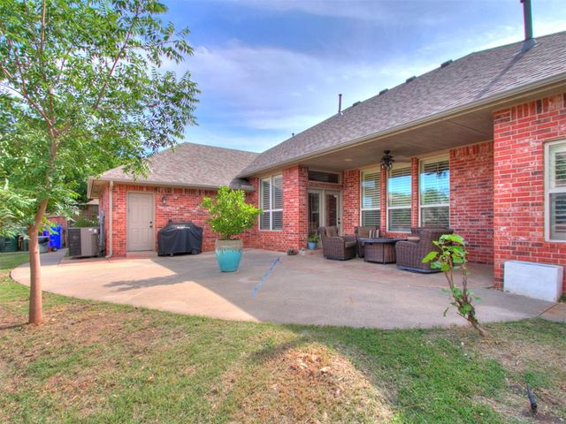 1921 Hallbrooke Drive, Norman, OK 73071