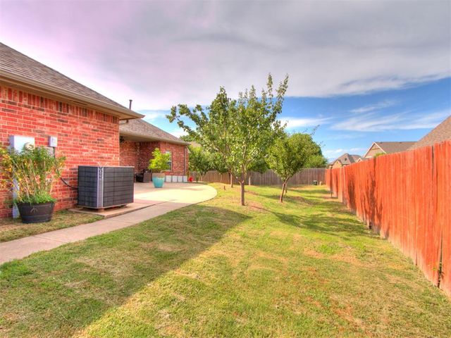 1921 Hallbrooke Drive, Norman, OK 73071