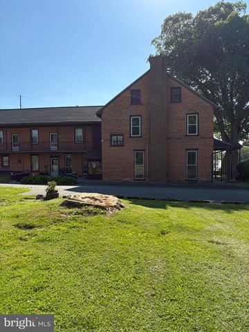 3985 LOCUST GROVE RD, Columbia, PA 17512