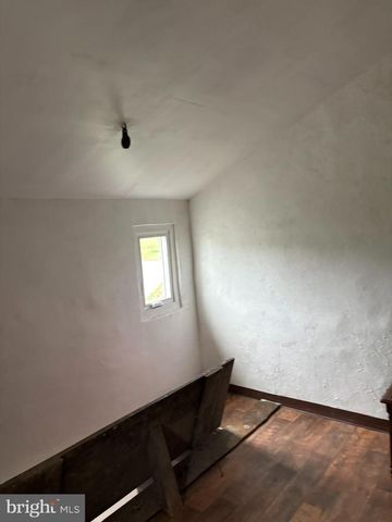 3985 LOCUST GROVE RD, Columbia, PA 17512
