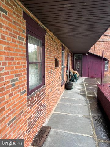 3985 LOCUST GROVE RD, Columbia, PA 17512