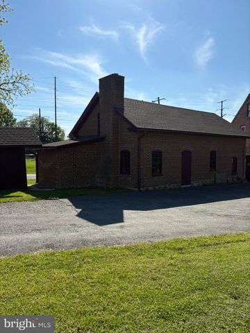 3985 LOCUST GROVE RD, Columbia, PA 17512