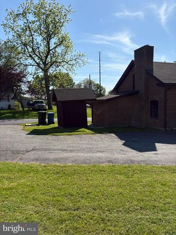 3985 LOCUST GROVE RD, Columbia, PA 17512