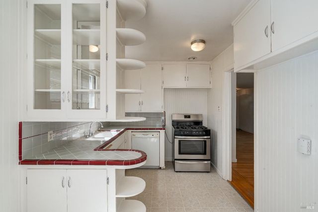 1034 Stewart St, Santa Rosa, CA 95404