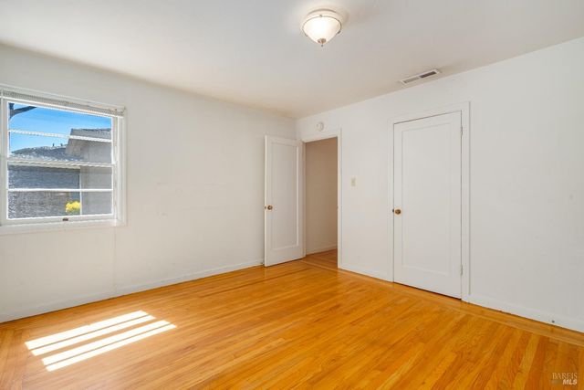 1034 Stewart St, Santa Rosa, CA 95404