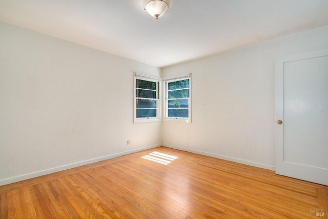 1034 Stewart St, Santa Rosa, CA 95404