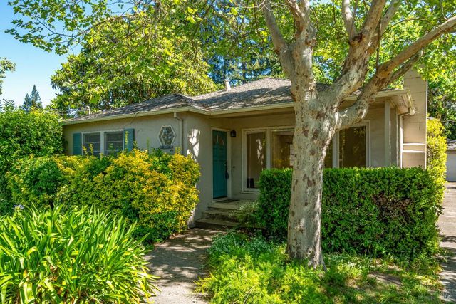 1034 Stewart St, Santa Rosa, CA 95404