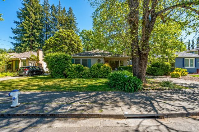 1034 Stewart St, Santa Rosa, CA 95404