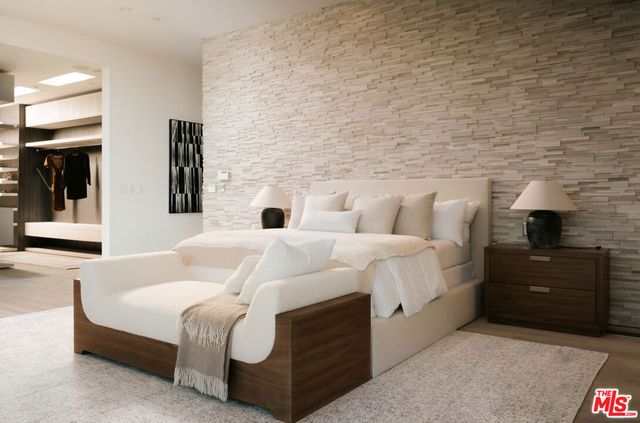 701 Rochedale Way, Los Angeles, CA 90049