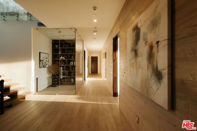 701 Rochedale Way, Los Angeles, CA 90049