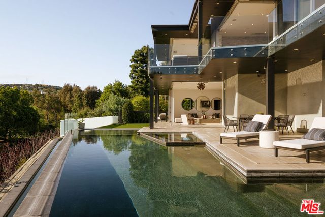 701 Rochedale Way, Los Angeles, CA 90049
