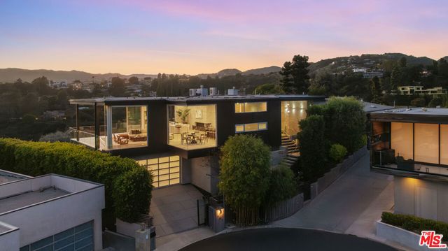 701 Rochedale Way, Los Angeles, CA 90049