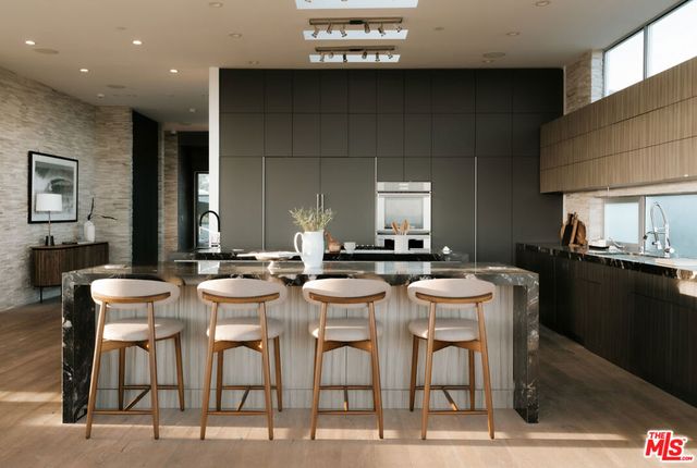 701 Rochedale Way, Los Angeles, CA 90049