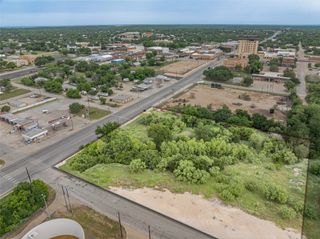 500 S Breckenridge Avenue, Breckenridge, TX 76424