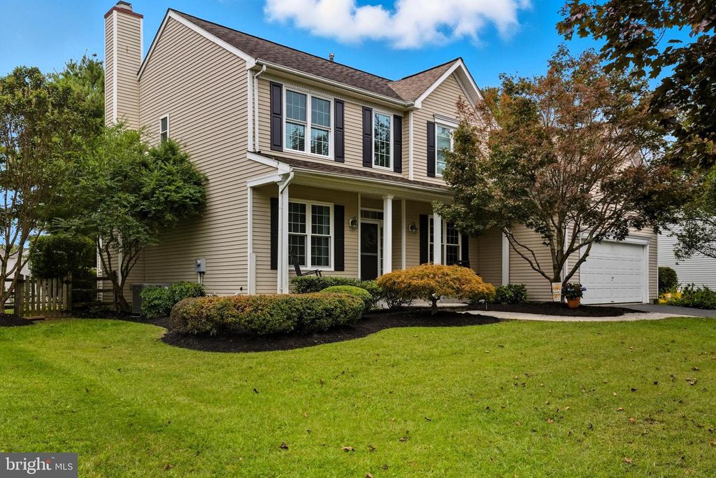 24 STONEHEDGE DR, East Windsor, NJ 08520