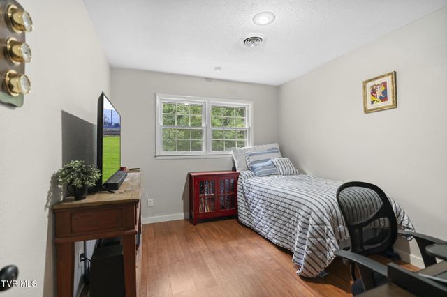 1700 Brentwood Drive, Greeneville, TN 37743