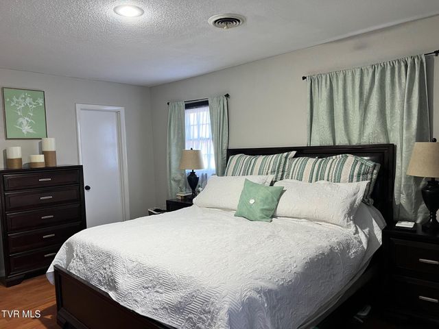 1700 Brentwood Drive, Greeneville, TN 37743