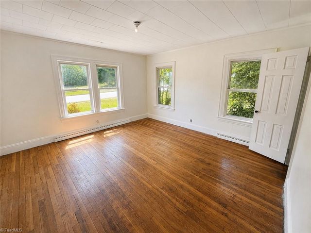 1208 W Vandalia Road, Greensboro, NC 27406