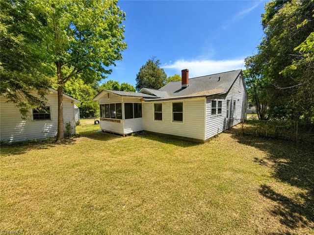 1208 W Vandalia Road, Greensboro, NC 27406