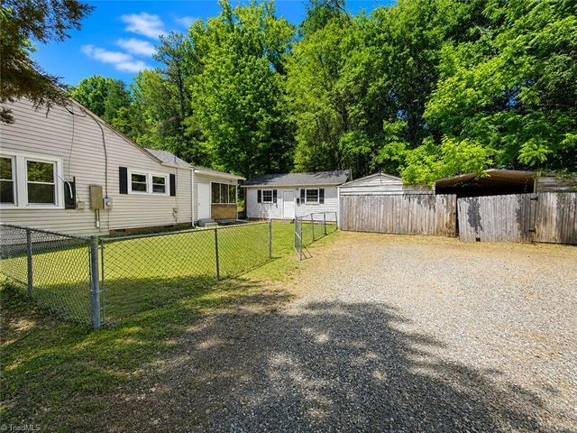 1208 W Vandalia Road, Greensboro, NC 27406