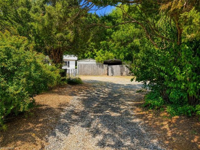 1208 W Vandalia Road, Greensboro, NC 27406
