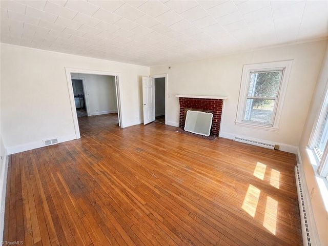 1208 W Vandalia Road, Greensboro, NC 27406