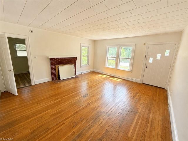 1208 W Vandalia Road, Greensboro, NC 27406