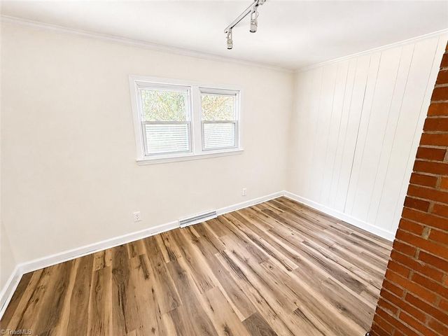 1208 W Vandalia Road, Greensboro, NC 27406