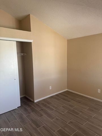 1924 ESTRADA Drive, El Paso, TX 79936