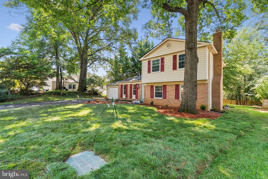10449 CALUMET GROVE DR, Fairfax, VA 22032
