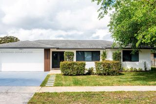 7951 SW 30th St, Davie, FL 33328