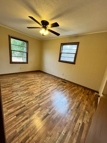 1766 Turkey Creek Loop, Tullahoma, TN 37388