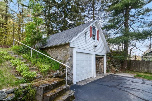 727 Pleasant St, Paxton, MA 01612