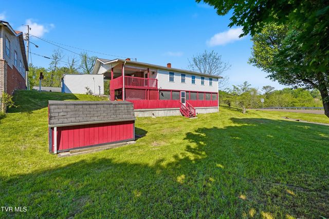 105 Western Hills Avenue, Coeburn, VA 24230