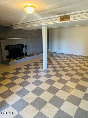 105 Western Hills Avenue, Coeburn, VA 24230