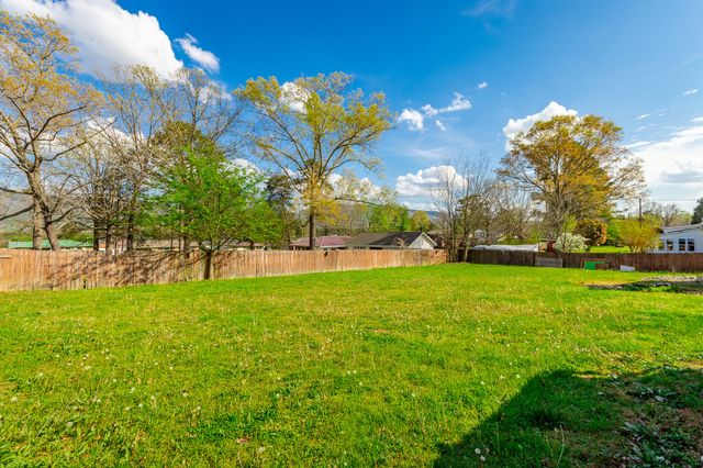 568 Poplar Street, Trenton, GA 30752