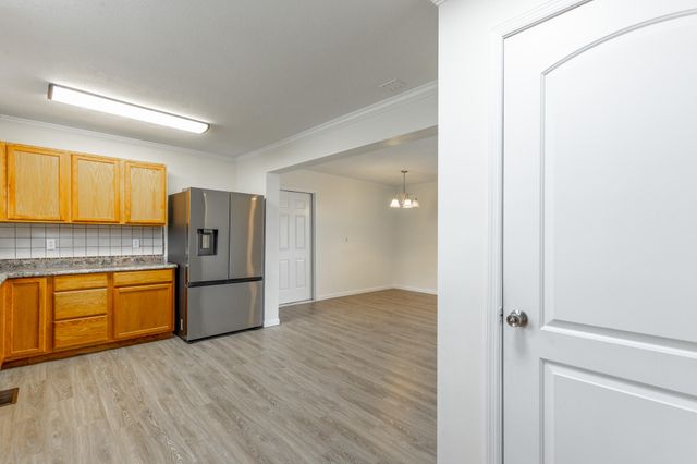 568 Poplar Street, Trenton, GA 30752