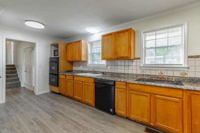 568 Poplar Street, Trenton, GA 30752