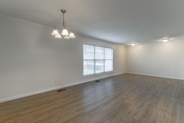 568 Poplar Street, Trenton, GA 30752