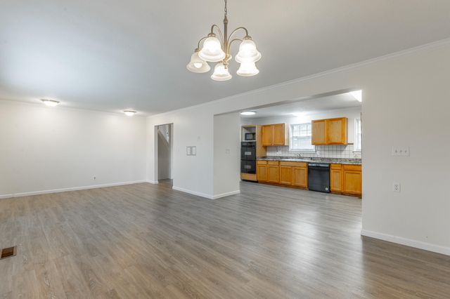 568 Poplar Street, Trenton, GA 30752