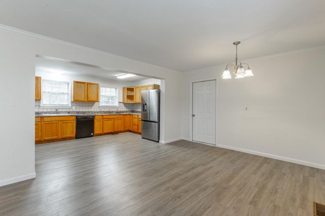 568 Poplar Street, Trenton, GA 30752