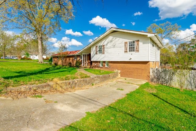 568 Poplar Street, Trenton, GA 30752